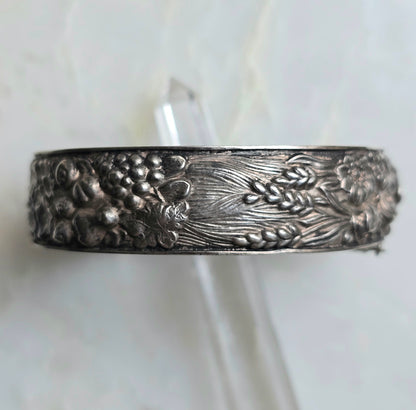 Vintage 1940s Portuguese Silver Repousse Bangle
