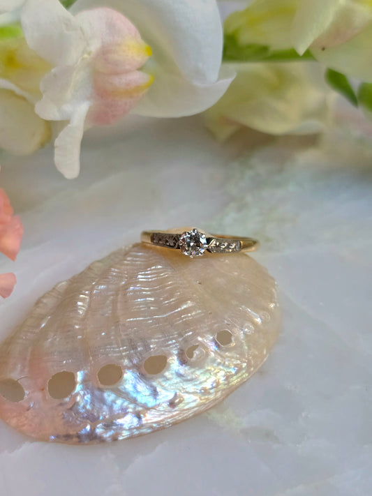 Antique British Deco 18k and Platinum Diamond Solitaire Ring
