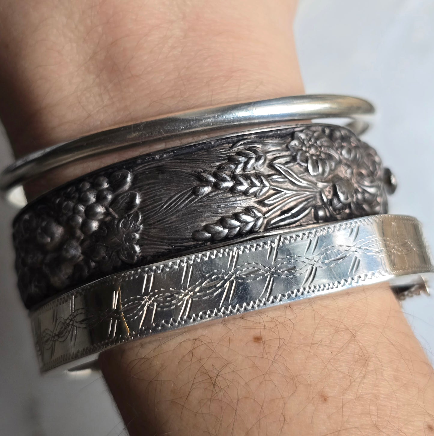 Vintage 1940s Portuguese Silver Repousse Bangle