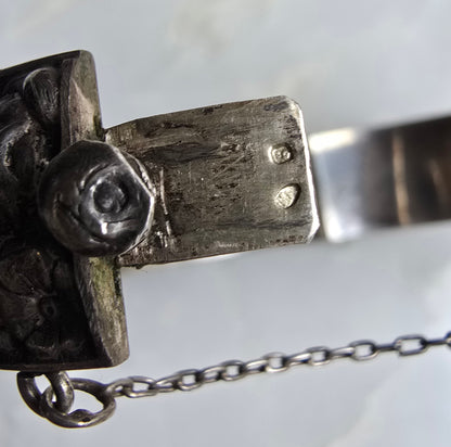 Vintage 1940s Portuguese Silver Repousse Bangle