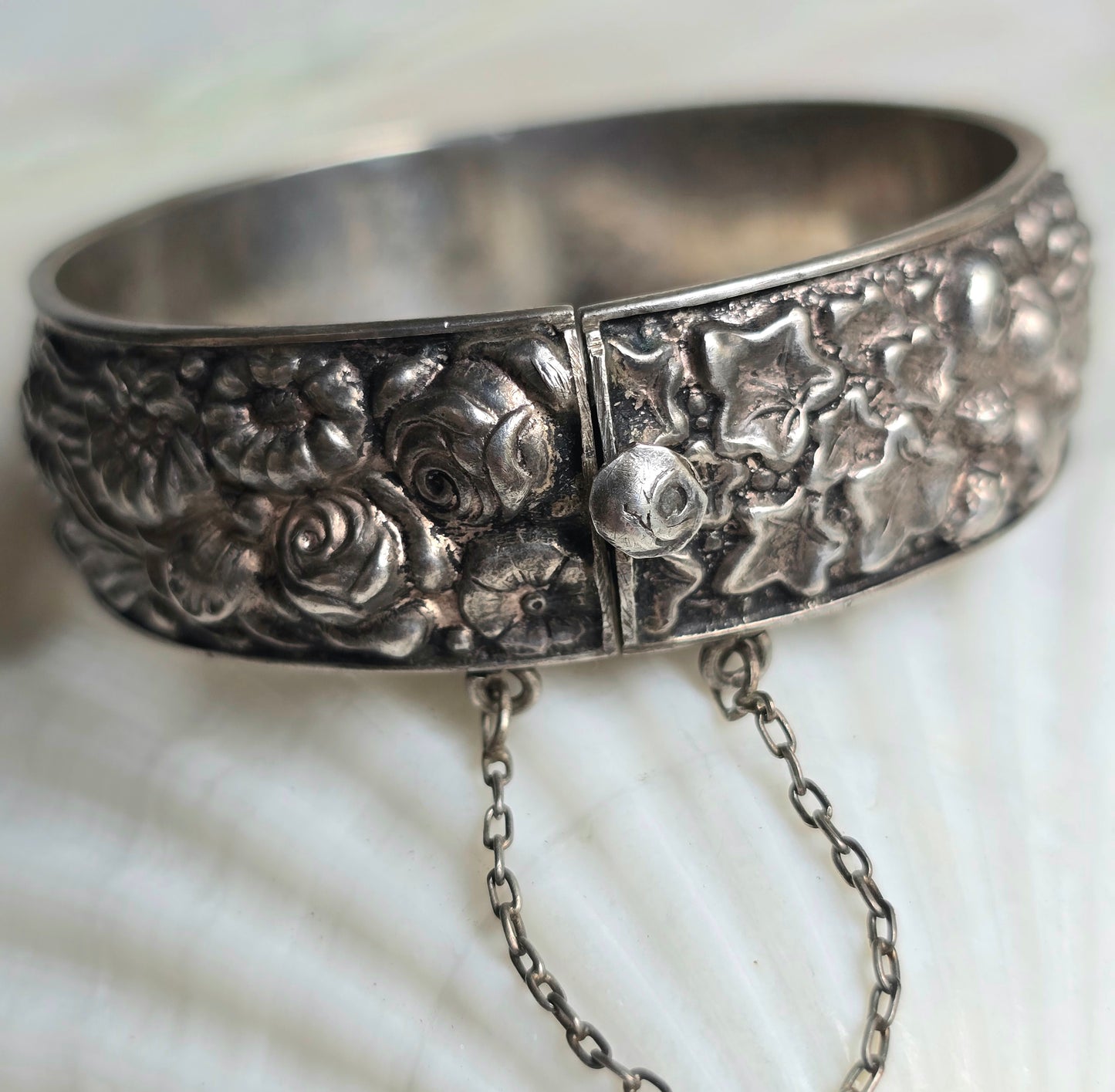 Vintage 1940s Portuguese Silver Repousse Bangle